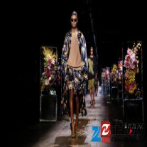 关于他的第 100 场秀，Dries Van Noten 都谈了什么？