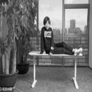 “17岁CEO”王凯歆转行做外汇 新项目属于赌博性质