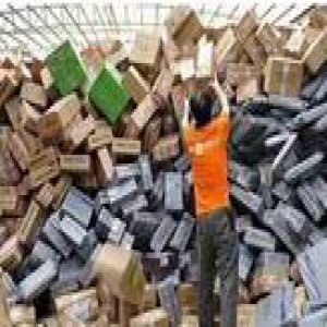 顺丰收入甩开通达系 民营快递突围