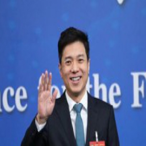 李彦宏：人工智能革命影响生活 将对实体经济产生巨大影响