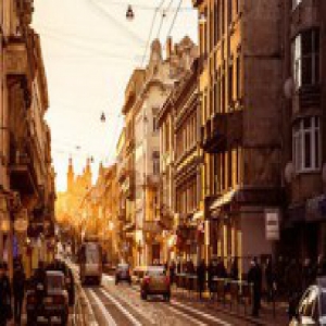 李彦宏等多位政协委员建议：立法护航 打破“孤岛”释放大数据价值