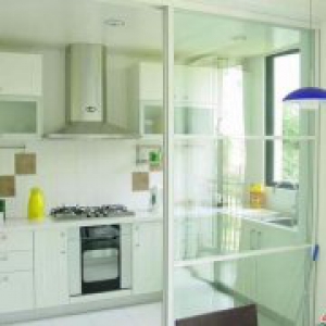 推拉门和平开门哪个更适合厨房 爱炒菜的媳妇应该要知道