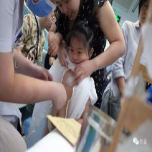 三伏贴开贴 妈妈再也不用担心我冬天咳嗽了