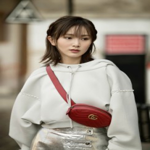 鲁佳妮写真曝光 气质清冷时尚感非常