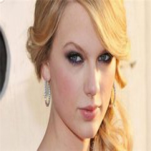 泰勒被曝将出嫁 小俩口并未作出回应