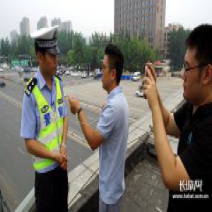 端午节高速民警温馨提示：文明安全出行 避开易堵路段