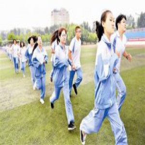 天津试鸣防空警报 紧急疏散练技能