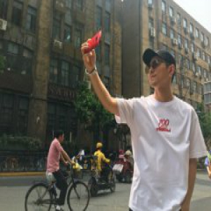 众潮人为美图T9疯狂爆灯，潮牌NPC李晨直呼“完全不用修图”