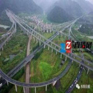 金华一男子纵身跳下高架桥 急救车赶到确认其身亡