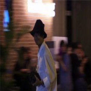 黄宗泽曝光新恋情 和陈嘉桓在公寓楼下被拍