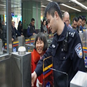 “春节”假期全国口岸出入境人数日均将达到177万人次