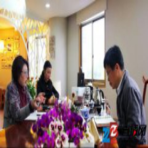 董利明部长视察义乌知联 一行参观“圆庐知联智库”