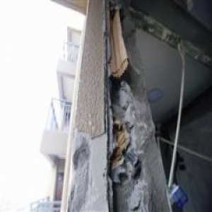 宁波一小区多户楼房现违规施工 建筑垃圾填充墙体