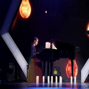 邓紫棋钢琴演奏亲上阵 《下一站传奇》男队上演音乐剧