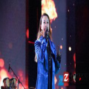 周融儿瓦屋油菜花节放歌引上万观齐狂欢