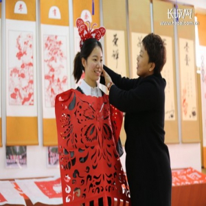 河北平乡：剪纸服饰展现非遗之美