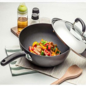 李佳琦的不粘锅糊了 消费者也该醒了