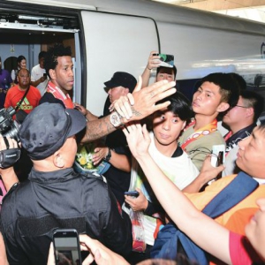 吉尔昨日离济回国 离别前动情告白：“山东，我爱你