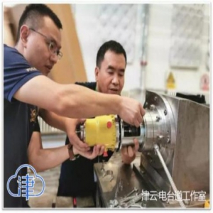 【电台道】和马斯克赛跑的人