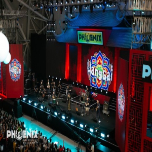 杭盖乐队与铜管乐团献唱2019年青岛凤凰音乐节舞台燃炸现场