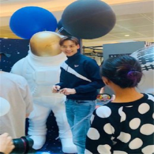 陈伟霆北京被偶遇 生图能打帅气满分