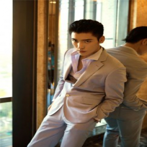 王子异音乐盛典热力嗨唱 斩获年度大奖