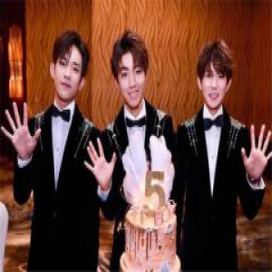 王俊凯改航班 得知真相后被网友大赞暖心