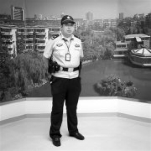 初心在身边丨从警16年的“采荷大胖”程永跃： 身后有群众，我不能躲！