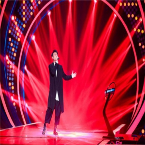  李克勤搭档周深演绎粤语金曲《追》