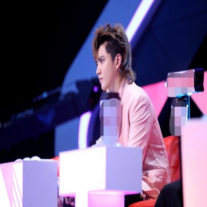 《下一站传奇》陈乐一亮嗓 吴亦凡惊呼“战队主唱来了”