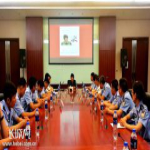 全国道德模范高淑珍为边检站党员民警上党课