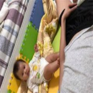 江宏杰晒女儿萌照 简直是福原爱的迷你版