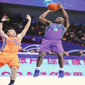 主场大胜上海队34分山东男篮止住颓势 大鲨鱼，谢谢侬！