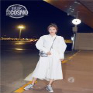 秦岚受邀出发米兰时装周 一袭白裙恬淡可人