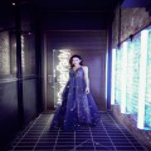 张予曦亮相伦敦时装周 时尚表现力受众品牌青睐