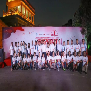 “重温改革路”夜跑活动在海河畔举办