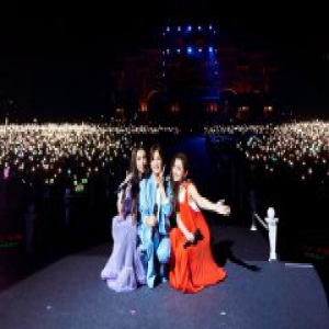 S.H.E《十七音乐会》唱红5万歌迷眼眶 22首金曲打造难忘生日盛宴