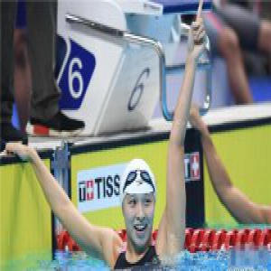 男女混合泳夺冠 徐嘉余抢得先机