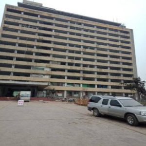 光明正大炸母校！毕业13年后 他成功爆破拆除母校大楼