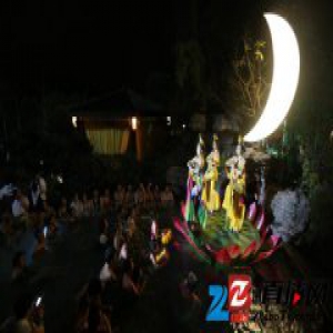 杭州市民严冬赤膊看秀