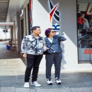 《妻子3》杨千嬅丁子高帅气出街