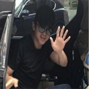 邓超孙俪路过张馨予婚礼 被记者采访一脸懵