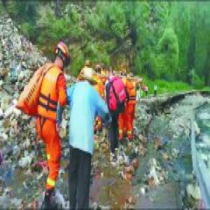 空地救援多部门配合 密云212名群众脱险