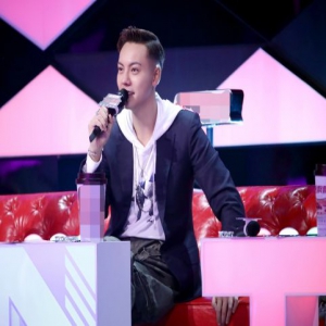 陈伟霆吐槽邓紫棋身高 宋茜变造型总监为学员裁衣搭配