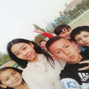 21岁德州姑娘远赴新疆支教 身患骨结核仍不忘和学生们的约定