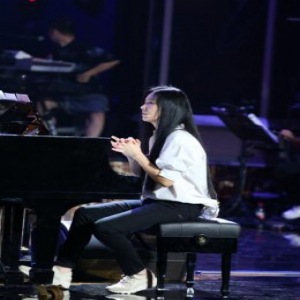 《天才小琴童》交响音乐会“致未来” 李泉轮椅上场丁薇连夜练琴