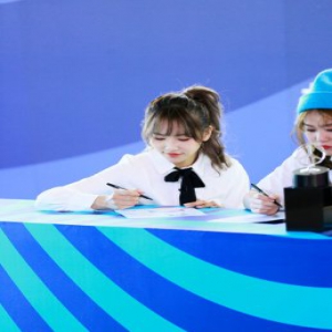 《超新星全运会》火热开赛 运动少女蒋申全力开跑