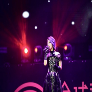 崔子格出席全球华语金曲奖颁奖典礼 斩获两项大奖寻求自我突破