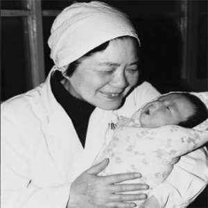 31年前出生的大陆首例试管婴儿当妈妈了