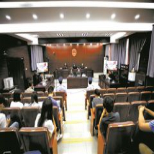 【长城评论】普速列车禁烟，取消吸烟区只是第一步